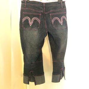 Capri jeans with hot pink embroidery designs